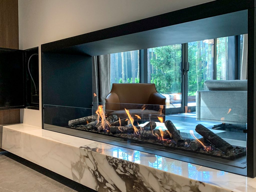 Image of the modern neverdark bioethanol burner in a contemporary fireplace